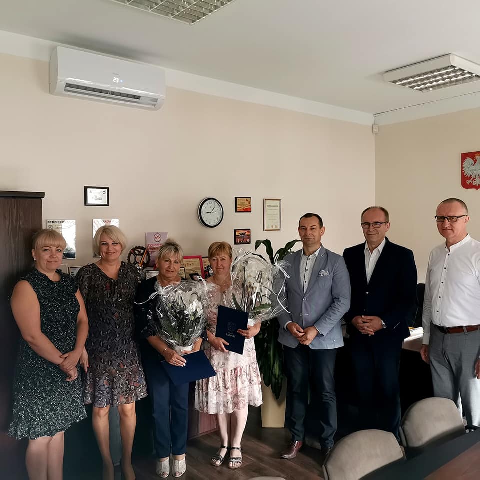 na zdjęciu Starosta Renata Kulik, Wicestarosta Krzysztof Gwóźdź, Kamila Podfigurna