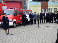 Uroczyste przekazanie specjalnego, ciężkiego samochodu pożarniczego strażakom z Jednostki Ratowniczo-Gaśniczej.