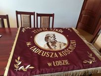 Nowy sztandar Zespołu Szkół