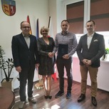 Podpisane umowu z firmą  GORBUD Sp. z o.o. na mocy której, Wykonawca wykona kompletną dokumentację projektową wraz z wykonaniem robót budowlanych dla zadania pod nazwą:"Rozbudowa z przebudową i zmianą sposobu użytkowania budynku na Centrum Opiekuńczo Mies
