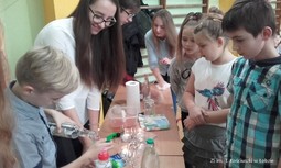 Uczenie się przez działanie