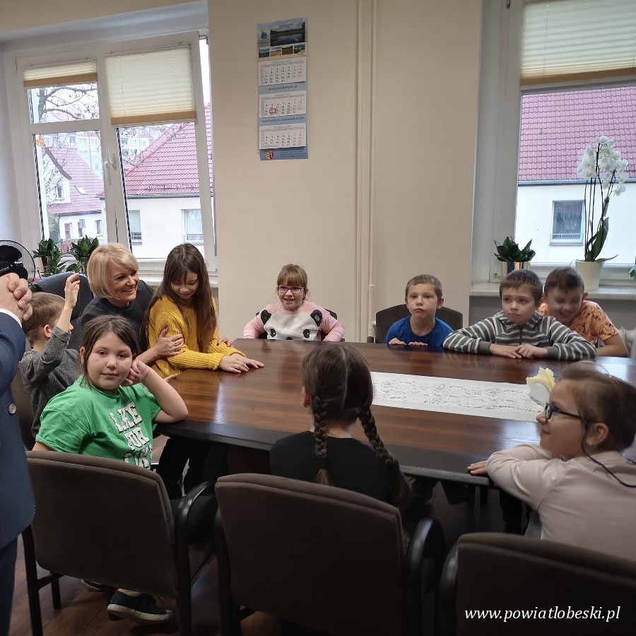 Odkrywanie urzędu przez uczniów SP 3 Łobez 20.11.2019
