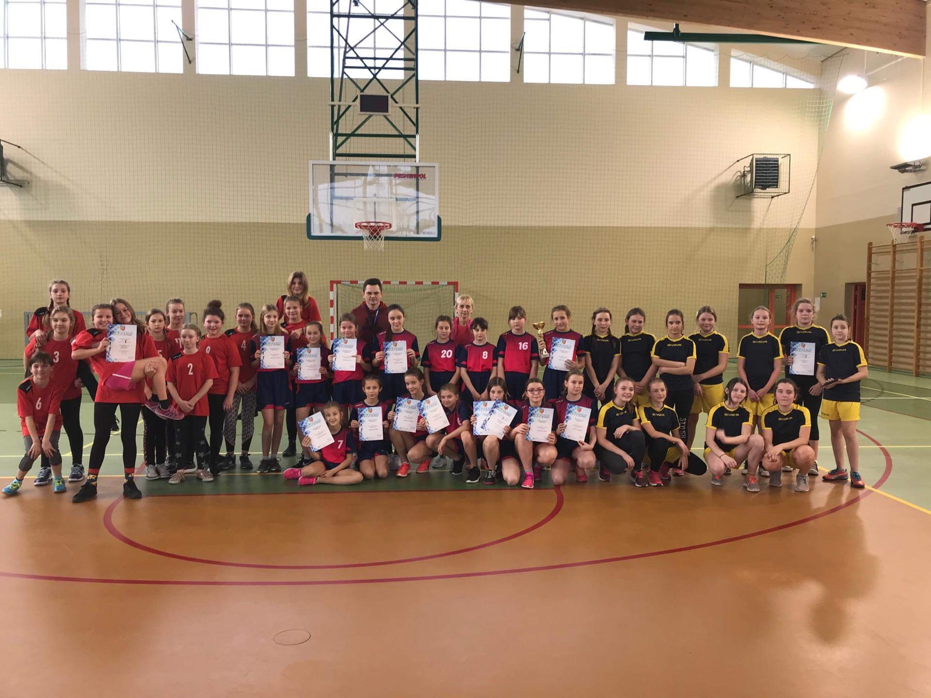 Mistrzostwa Powiatu w Mini koszykówce  dziewcząt  i chłopców  10 i 17.12.2019