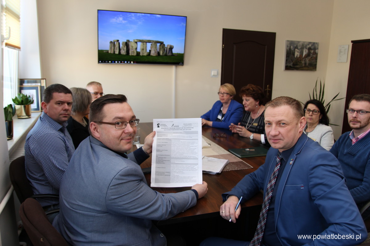 Podpisanie wniosków dotyczących budowy warsztatów OZE przy ZS im. T. Kościuszki w Łobzie