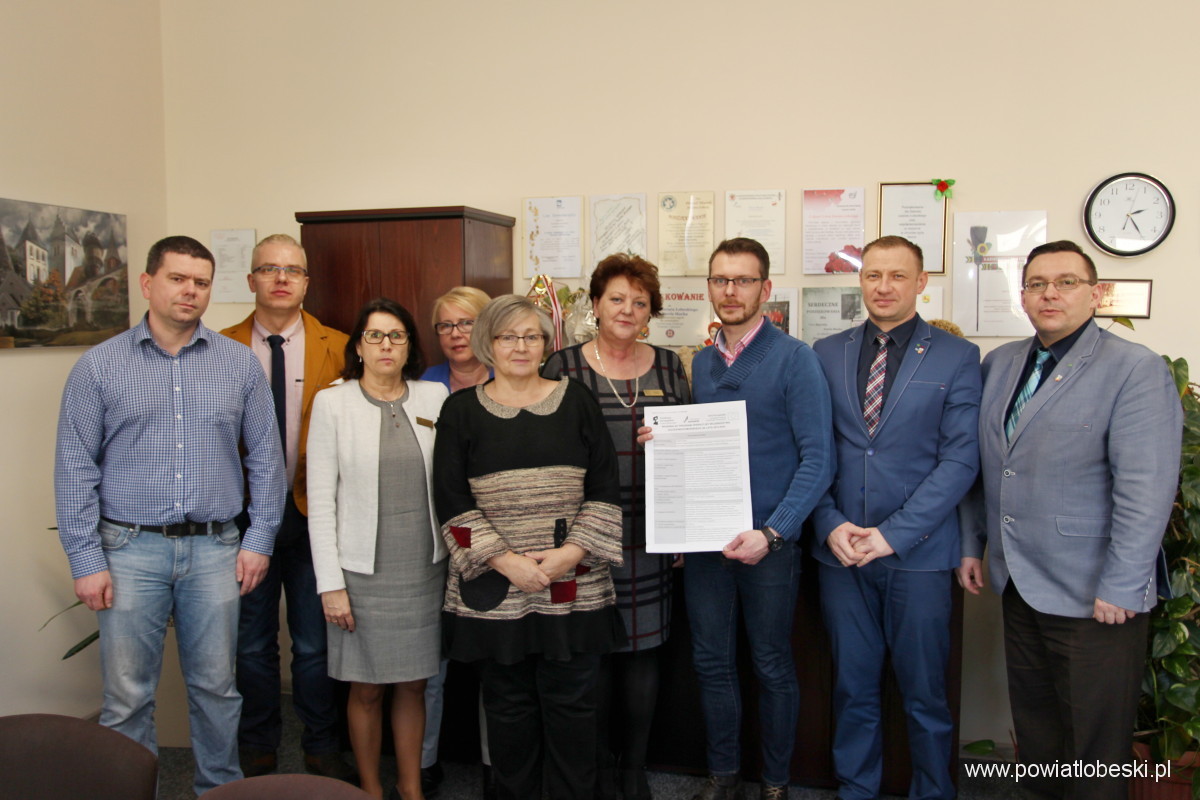 Podpisanie wniosków dotyczących budowy warsztatów OZE przy ZS im. T. Kościuszki w Łobzie