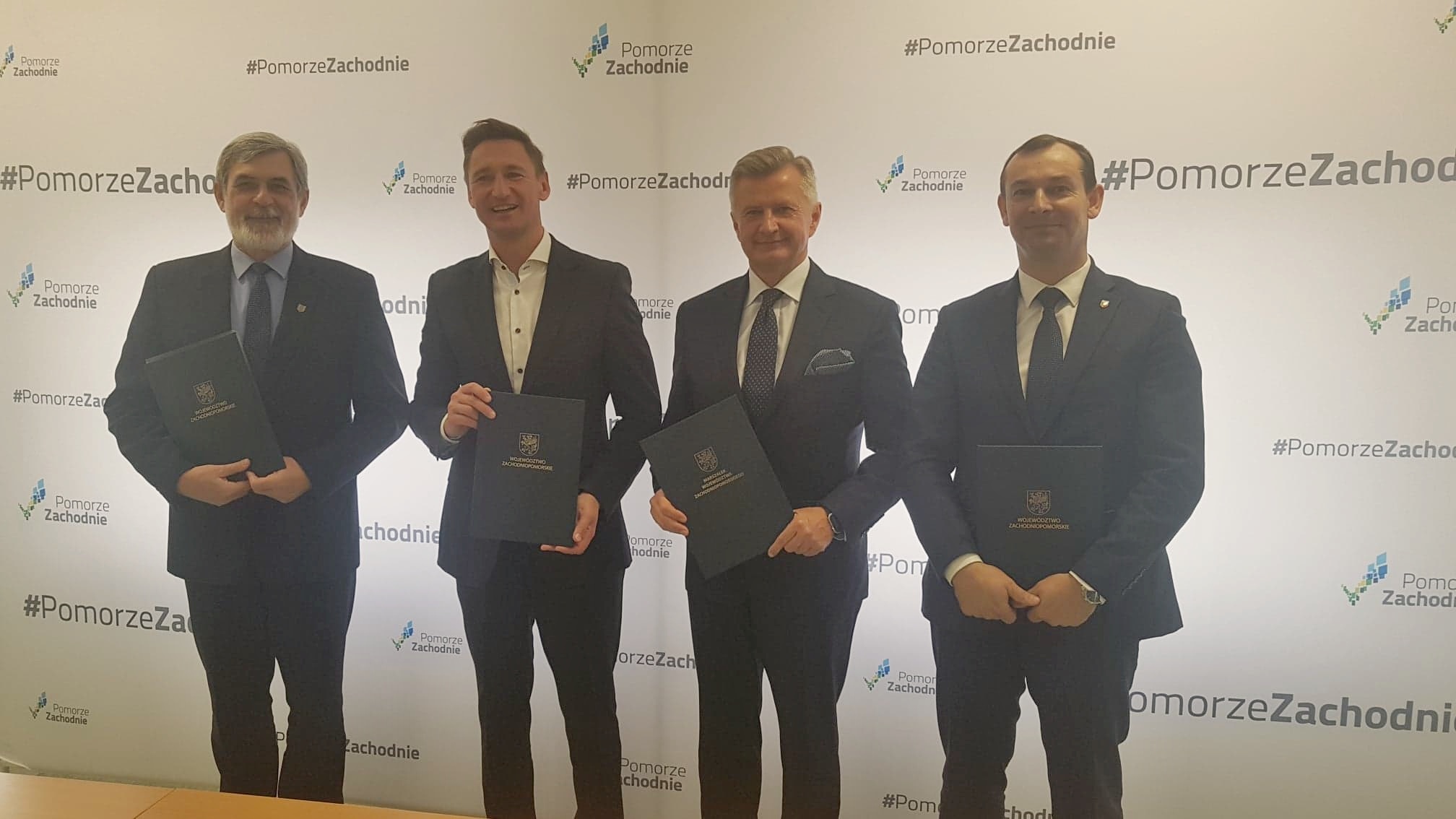 W dniu 7 października 2019 r. w Szczecinie podpisano list intencyjny o współpracy na rzecz przeprowadzenia pilotażu rozwiązań w zakresie transportu „na życzenie” wypracowanego w ramach projektu Catching Up Regions 3