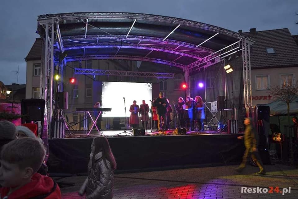 Gminna Wigilia oraz Kiermasz Bożonarodzeniowy w Resku 21.12.2019