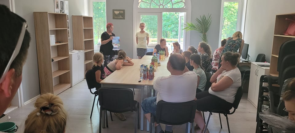 Na terenie Gminy Radowo Małe realizowany jest projekt „Społeczna Rewitalizacja”, finansowany z Regionalnego  Programu Operacyjnego  Województwa Zachodniopomorskiego.