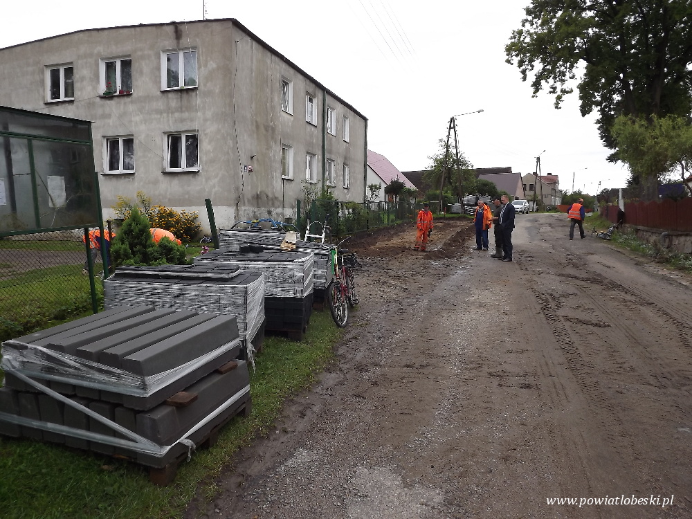Budowa parkingu w Rożnowie Łobeskim
