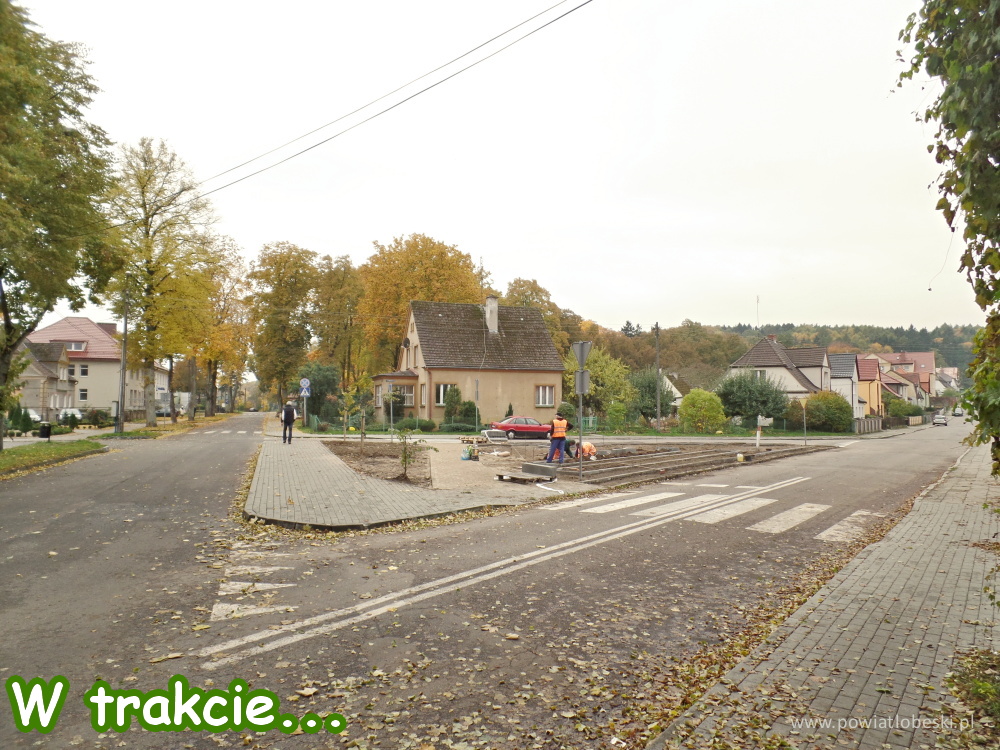 Trwają prace na skwerze przy ulicy Słowakiego i Wojska Polskiego.