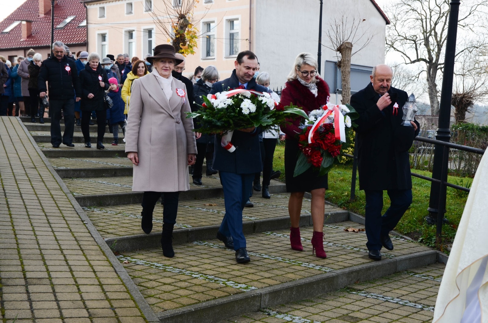 delegacja powiatu łobeskiego na obchodach 103 rocznicy odzyskania niepodległości