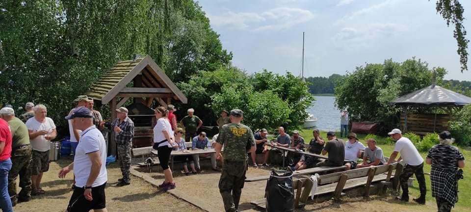wręczenia pucharów dla zwycięzców turnieju mieli Krzysztof Gwóźdź Wicestarosta, Zdzisław Urbański Radny Rady Powiatu oraz Przewodnicząca Rady Miejskiej w Łobzie Joanna Sienkiewicz