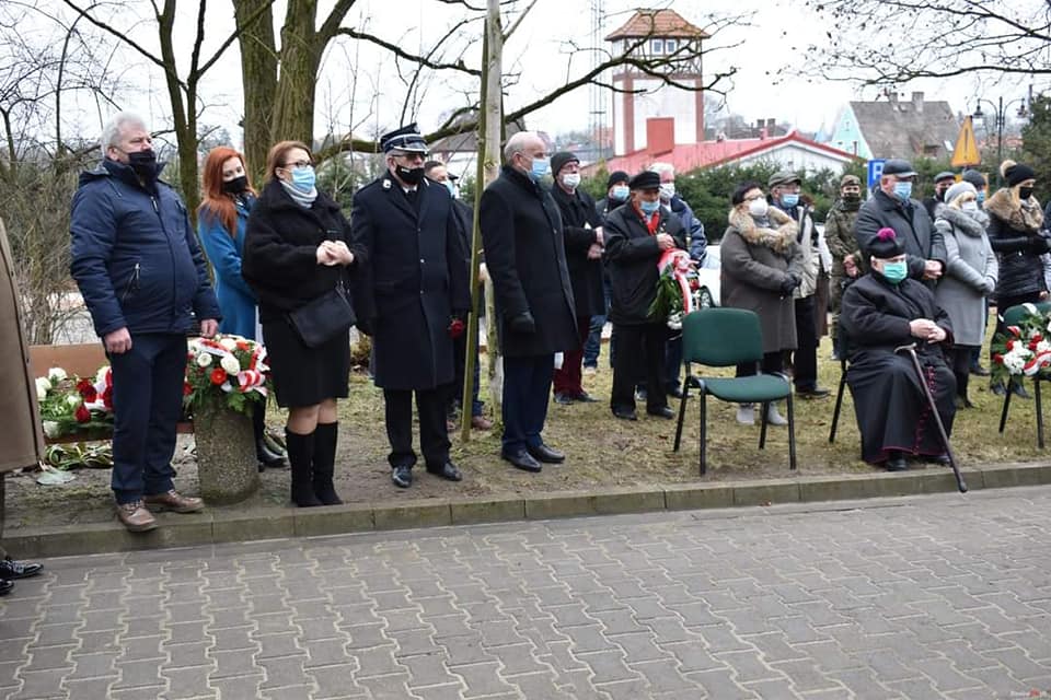 uroczyste odsłoniecie tablicy pamiatkowej ppor.Wiktora Sumińskiego
